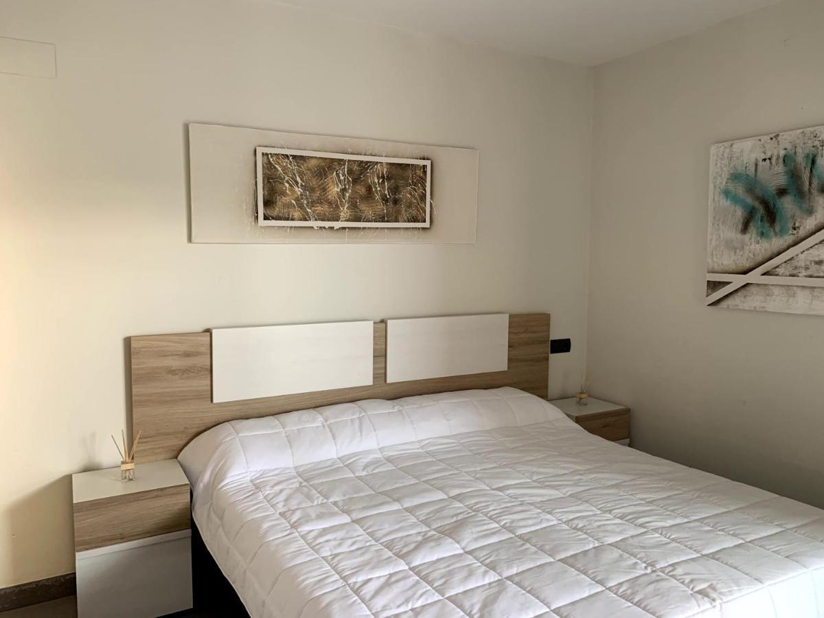 Apartamento Con Jardin En Primera Linea De Playa Con Parking Y Piscina Пеніскола Екстер'єр фото